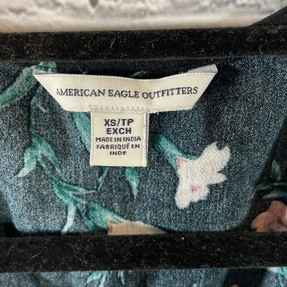 🦅 American Eagle Tie Front Top - Size XS - Picture 5 of 6